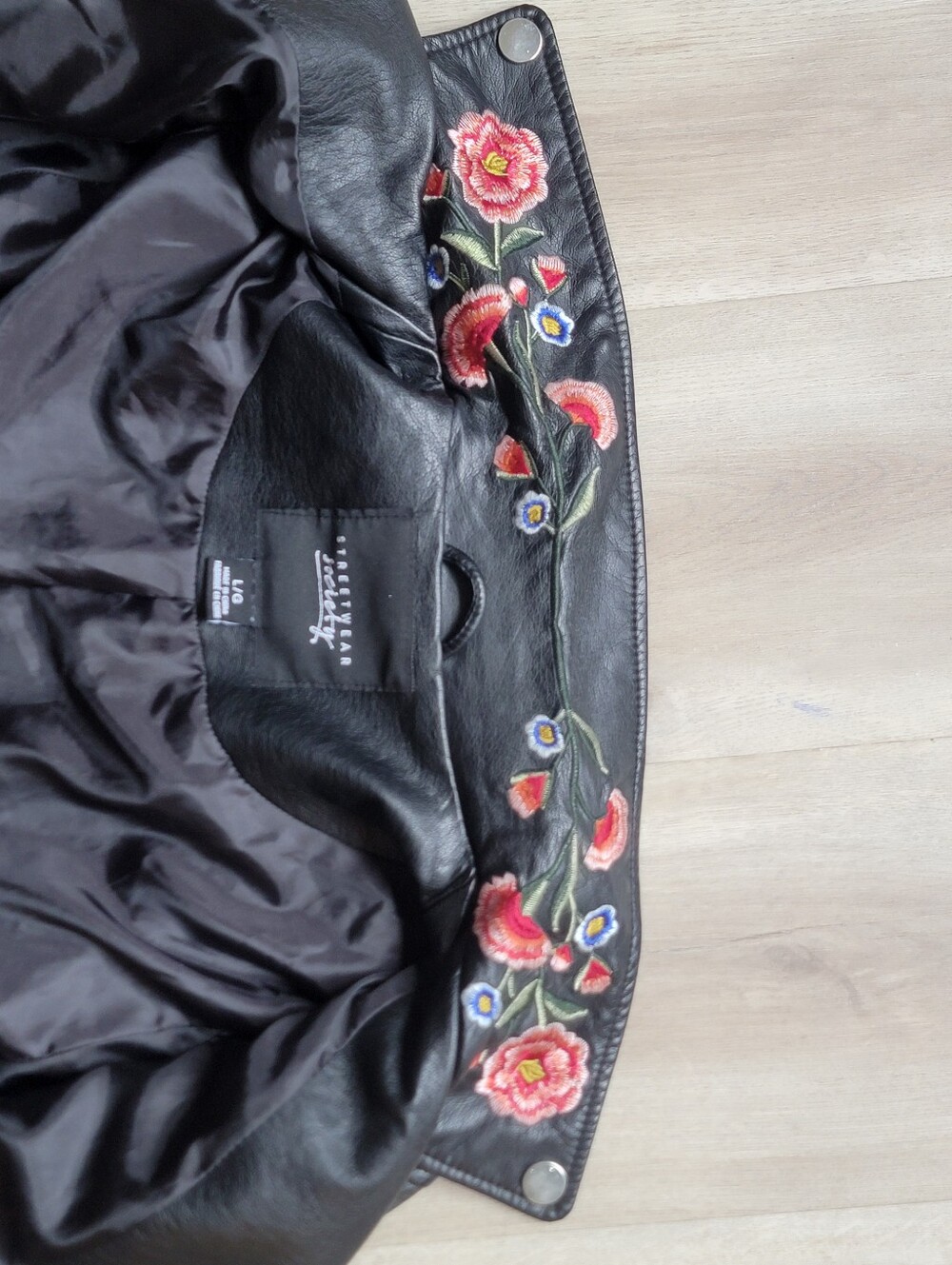 Streetwear Society Floral Embroidered Faux Leather Moto Biker Boho Jacket Size L - Picture 16 of 16